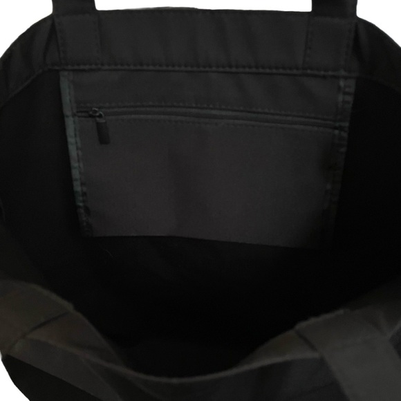 Yazbukey x Shu Uemura Tote Bag, Black with Lips Graphic - Picture 5 of 7